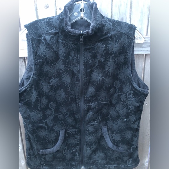 Reversible like new Columbia Women’s Black & Patterned Vest Large - Picture 3 of 4